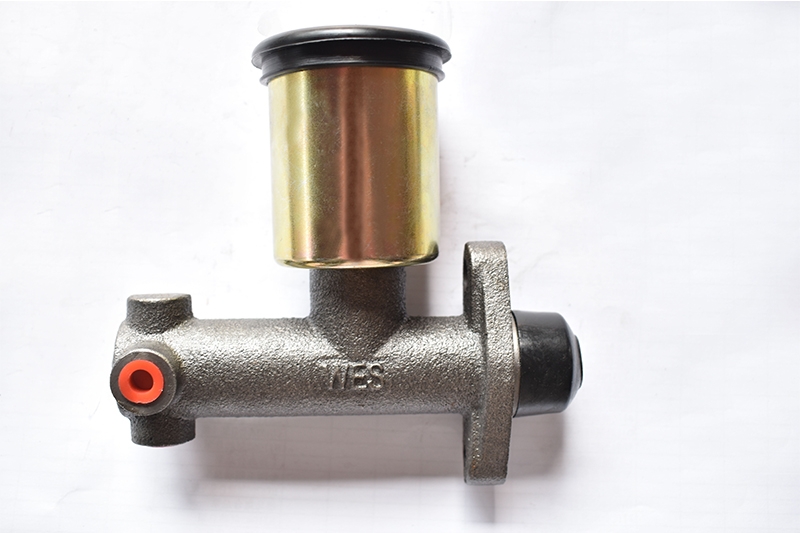 Dalian forklift brake master cylinder (oil cup)